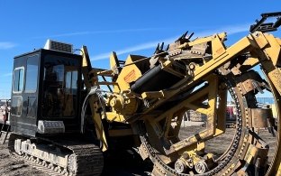 Paddle trencher close-up