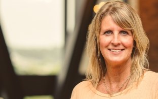 Lisa Niemeier professional portrait