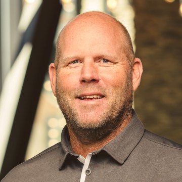 Steve Brewster employee portrait headshot